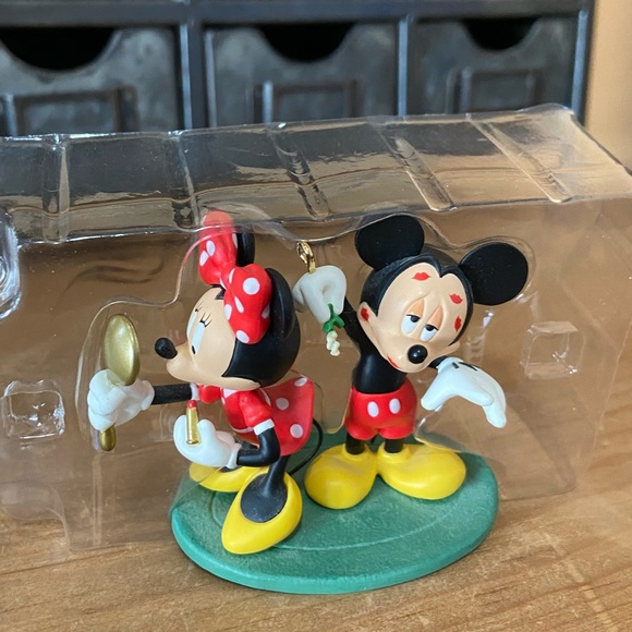 Disney Keepsake Mistletoe Mickey - Mickey and Minnie - Picture 4 of 5